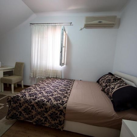 Apartments Pavicevic Tivat Kültér fotó