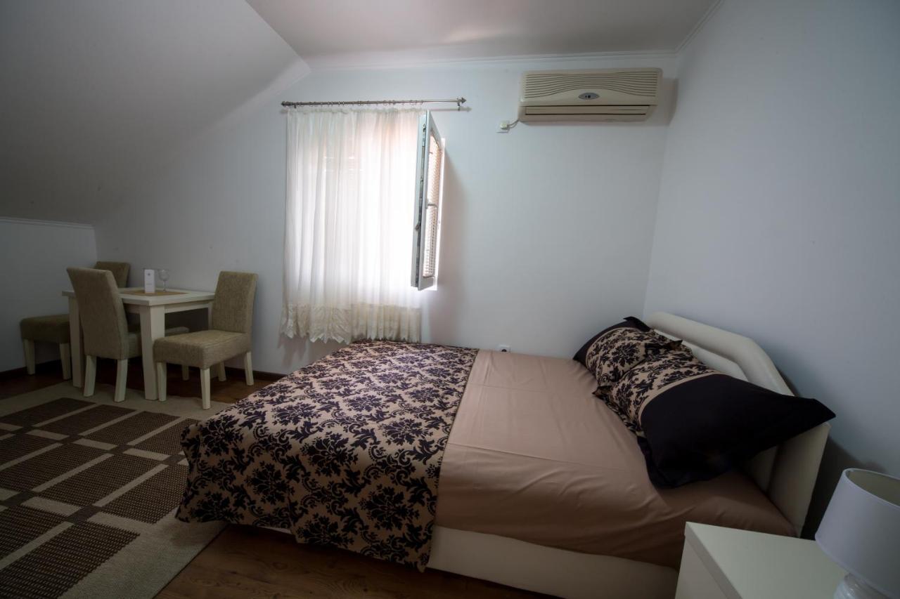 Apartments Pavicevic Tivat Kültér fotó